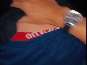 在玫瑰与玫瑰之间喝了几杯后，邻居最终操了我 gay chinese stud porn