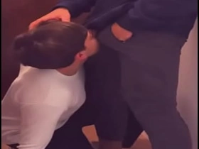 送披萨的小哥毫不留情地干我 asian dads gay sex videos
