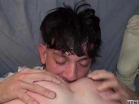 爱尔兰橄榄球猛男狂操饥渴英国小混混 asian gay porn model