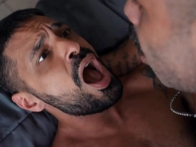 巴西邻居把我操得整栋楼都听得见 asian gay porn free download