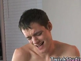 忧郁系亚裔男同志色情片 凯莱布·科尼姆初来乍到跃跃欲试 asian gay sex videos boyfriendtv.com