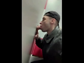 街头痞气皮衣少年初尝Glory Hole daddy chinese porn gay