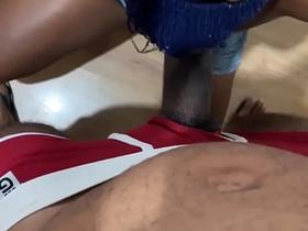 我侄子的朋友发现我是Breno后就想被操 现在天天求着要 笑死 完整版在Xvideos Premium bald asian gay porn
