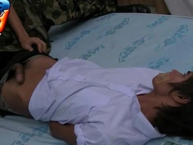学生仔与军装嫩男下流嬉戏 gay porn thai hot