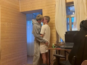 第55部第1章：小骚0趁男友休息时约炮友来家里干 chinese basketball player gay porn