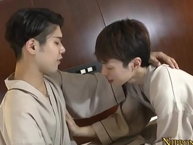 亚裔给同性小受口交 vietnam gay porn star
