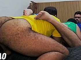 刚踢完球就带着球鞋直接开干！完整版请移步我的XVIDEOS Red-hot asian ass gay porn