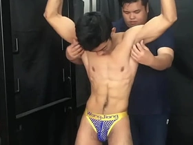 亚裔怕痒男孩 original asian gay porn