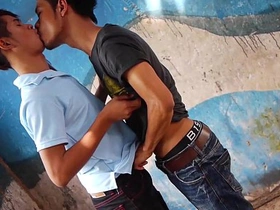 亚洲嫩男Benz和Oilver无套性交 gay chinese side porn