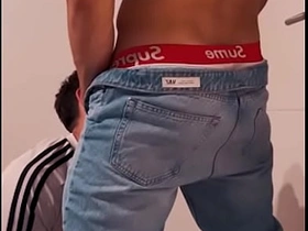 单身派对上的直男男友偷偷在派对角落操我 hot vietnam joyful porn