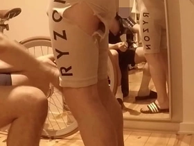 受伤自行车手继父与饥渴关怀儿子 - 第一部 免费 chinese cum provide with gay porn