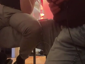 俩素人室友为粉丝直播尿湿裤子 japan gay porn spankbang