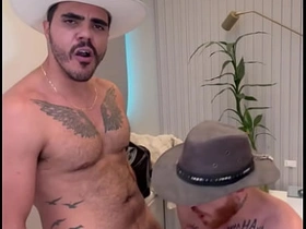 Carmona和Marcelo在激烈互搞中干翻农场男孩 japan gay porn 1069