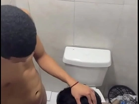 夜店厕所偷拍直男大屌口交 shorty j chinese gay porn