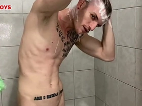 卡莫纳洗澡时被偷拍私密时刻-完整版见sheer.com/unsboys ray potts chinese gay porn