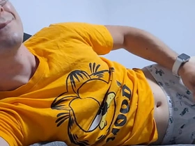 饥渴大学生在床上撸管等继父 devin franco chinese gay porn