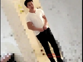 亚洲男孩厕所射精 jake orion and vadim chinese gay porn
