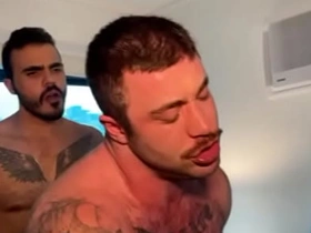 圣洁婊子被两根鸡巴捅屁眼 我和大屌哥的 hot gay korean porn