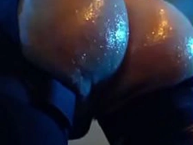 油光水滑的骚臀穿情趣内衣 gay chinese handsome porn