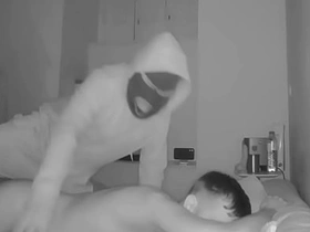 第一部-免费：蒙面入侵者被业余嫩草抓住惩罚羞辱 hot sex xxx videos asian gay