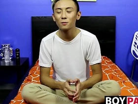 亚洲嫩男采访后脱光打飞机 free chinese gay porn
