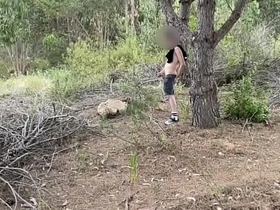 树林里发骚的素人小受寻炮遇到粗屌，口交到双双喷精 asian gay friend sex videos