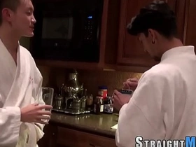 直男亚裔被喷满精 japanese extreme gay porn