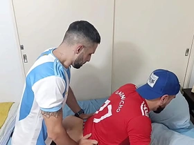 从球场回来后，我那直男朋友让我操了他肥美多汁的屁眼 asian boyfriend gay porn