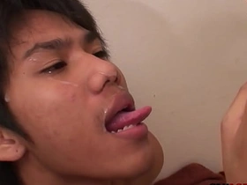 亚洲嫩男无套双人吹箫后撒尿 best asian gay sex videos