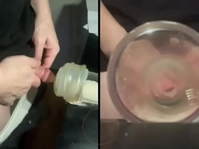 朋友帮忙往飞机杯里撒尿 第一视角 cliff jensen vadim chinese gay porn