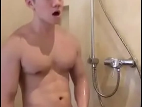 亚裔猛男浴室射精 chinese gay suit porn