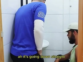 小哥付钱给水管工操自己 little chinese gay porn