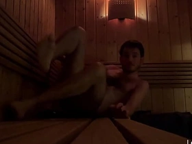 公共桑拿房被抓打飞机射精——同志暴露癖 korean gay porn blowjob