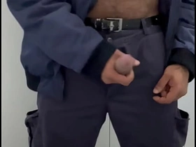 保安在公厕把精液射在工作服上 plainly chinese guy gay porn video