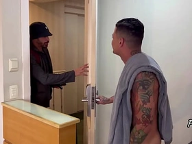 走错房间的啪啪啪 gay porn chinese hot