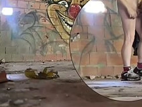两个素人男孩在废弃大楼里偷欢被拍 asian emo gay porn