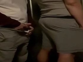 深夜空街，喝多了…我决定尿在嫩鸡室友身上找乐子 :P steel gay chinese porn