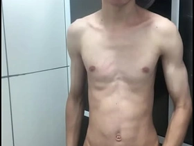 裸体小鲜肉洗澡卖骚 gay porn chinese in car