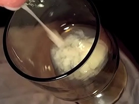 亚洲小鲜肉多次射精在杯子里 3 hot bj gay porn
