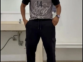 游泳课前撸管实录 japanese cutie gay porn