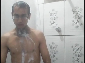 网上泄露了我给小区骚货发裸照 今晚就去干死这个贱货 asian horny gay porn